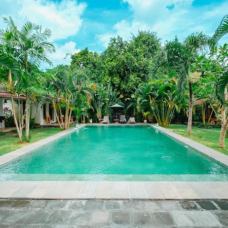 Agung Wiwin Homestay & Restaurant Mengwi Exterior photo