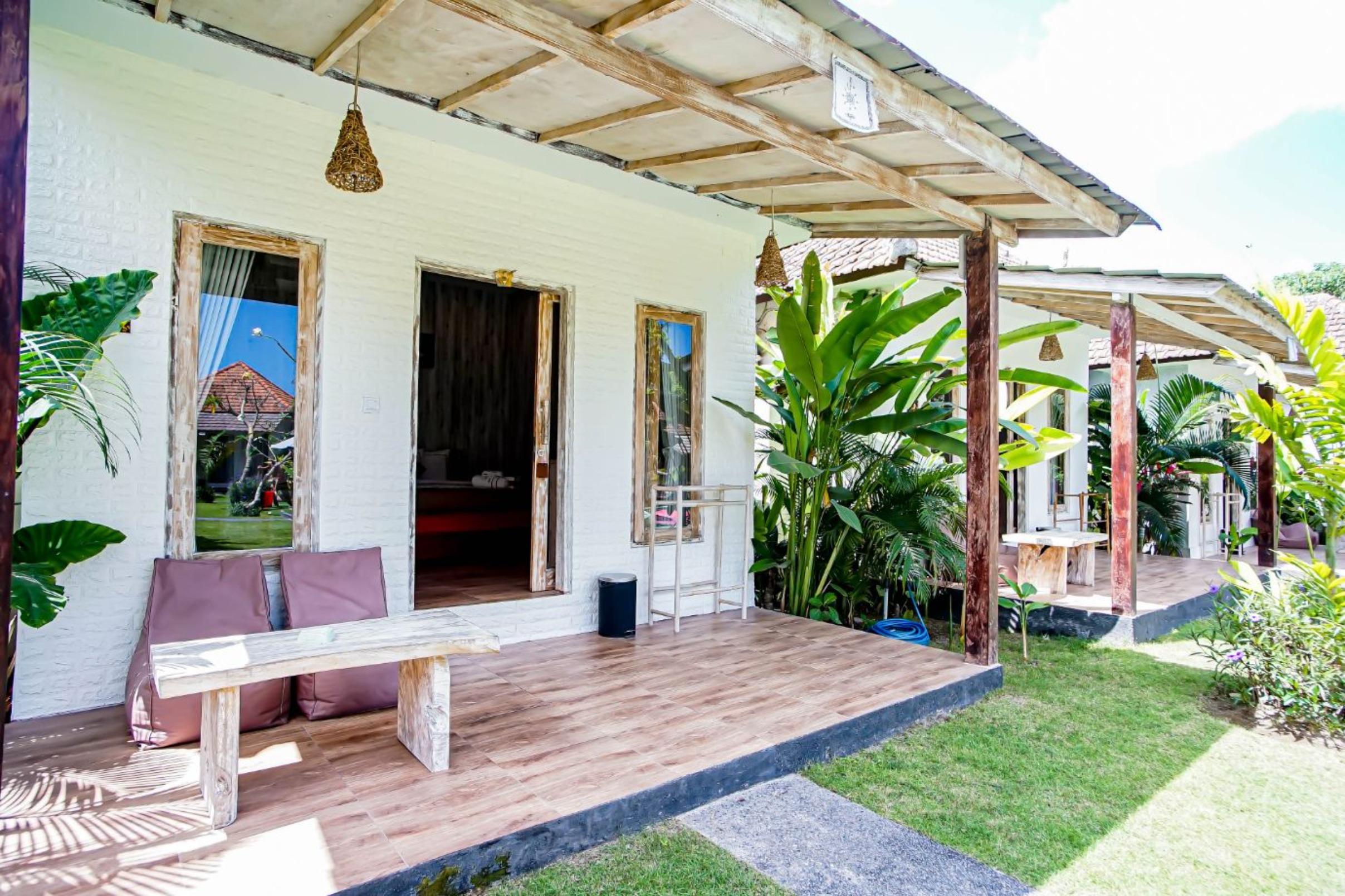 Agung Wiwin Homestay & Restaurant Mengwi Exterior photo